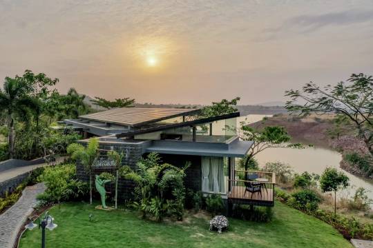 Sunset view of Lakeshore Villa, Nashik, India